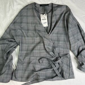 NW Zara Woman Black White Gingham Check Crossover Top  VNeck Long Sleeve A041124